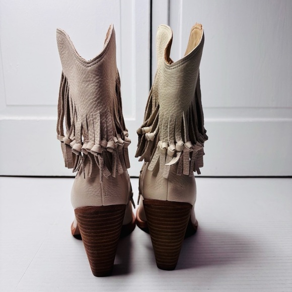 New ZODIAC Beige Leather Donna Fringe Boots Size 7.5 - Picture 7 of 12